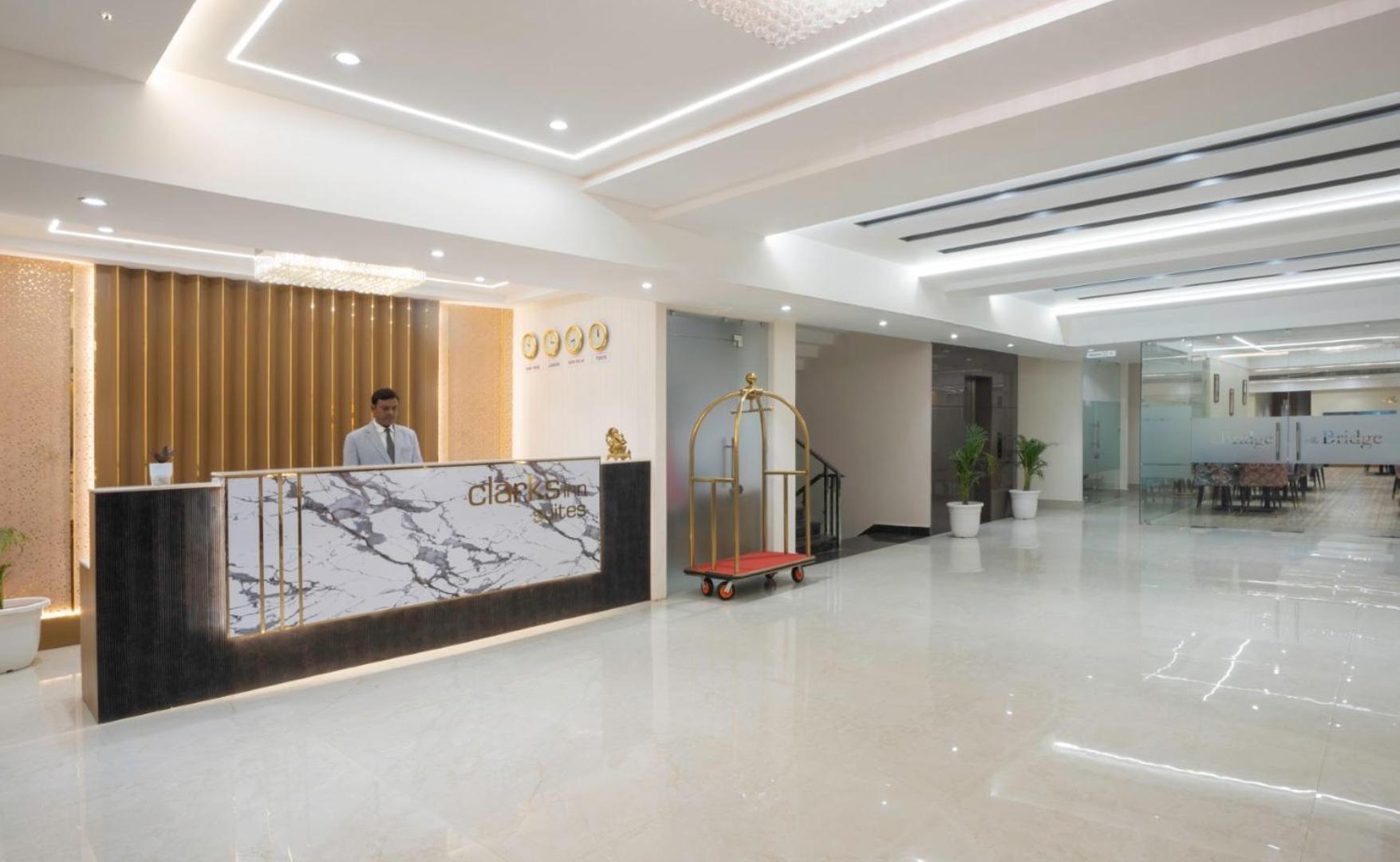 Clarks Inn Suites Agra Near Tajmahal Agra (Uttar Pradesh) Exterior foto